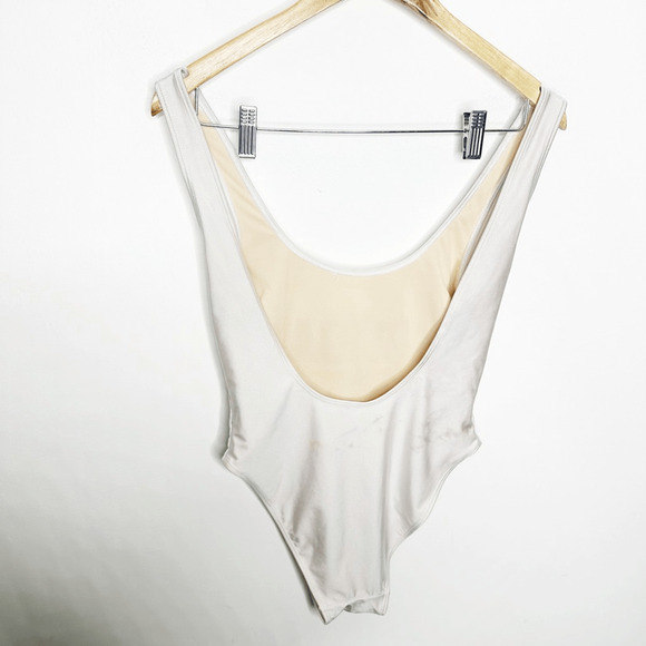 PRIVATE PARTY Holiday In The Sun One Piece Swimsuit white low back cheeky M/L - Picture 5 of 7